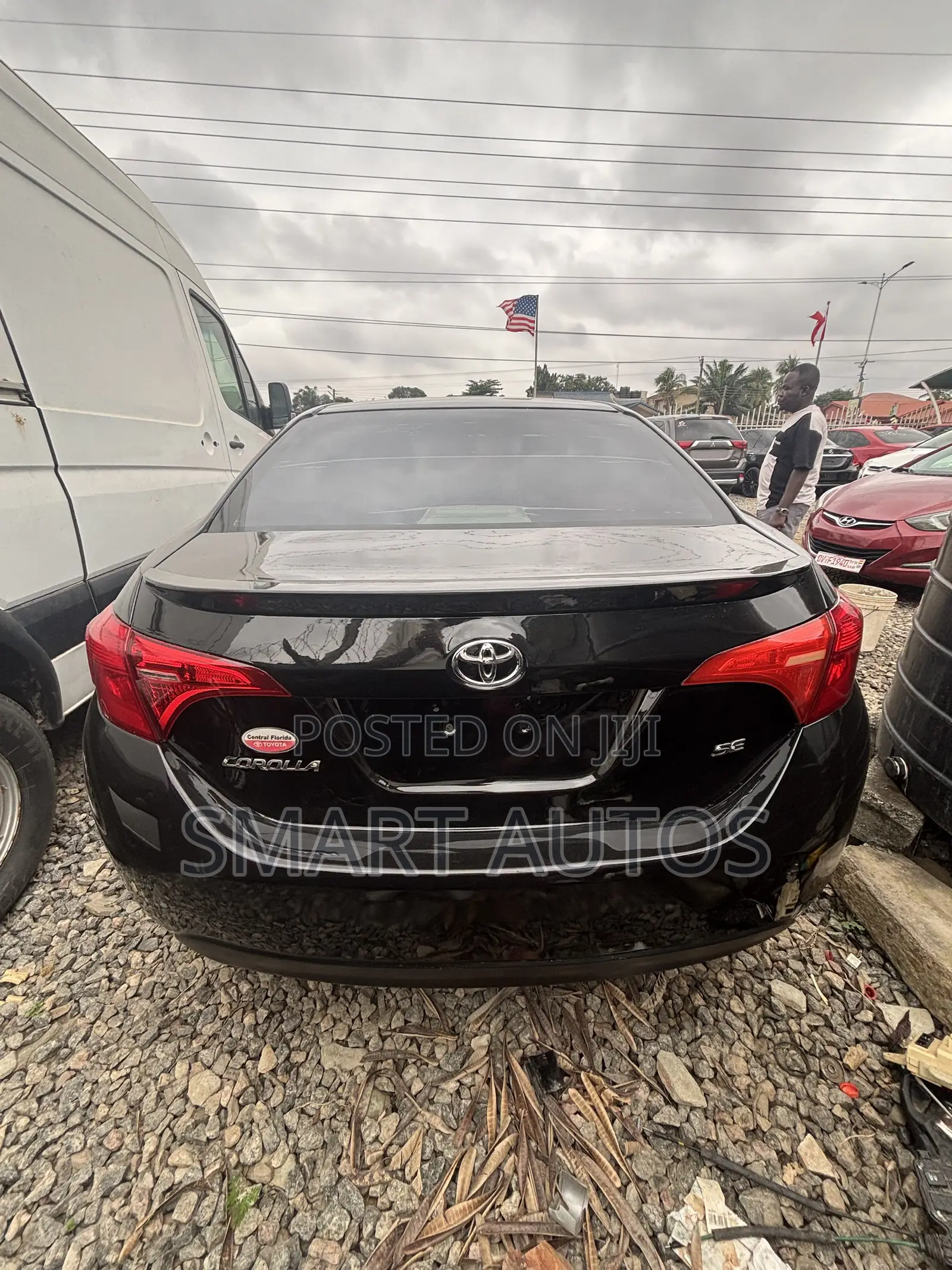 Toyota Corolla SE (1.8L 4cyl 2A) 2018 White