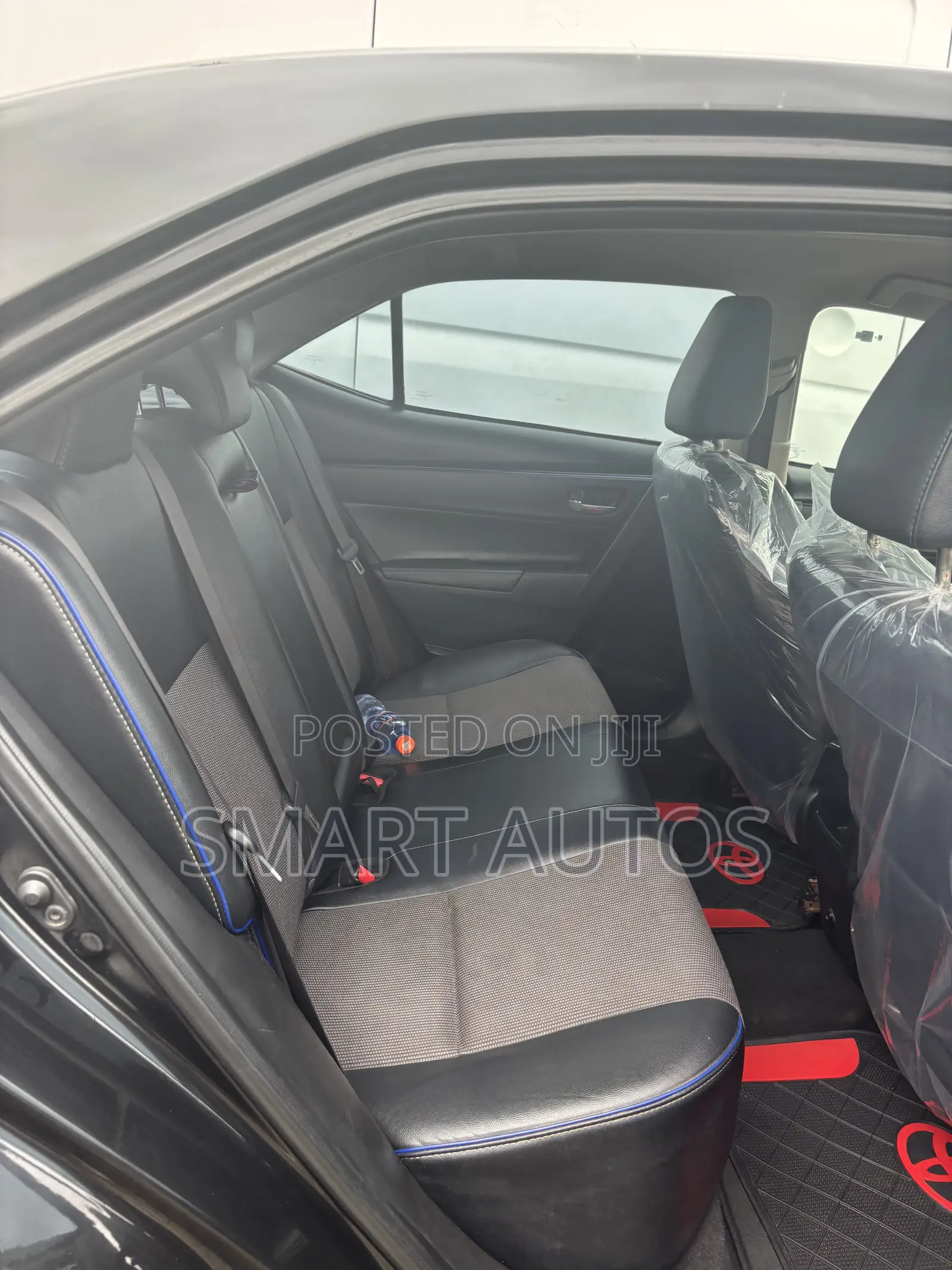 Toyota Corolla SE (1.8L 4cyl 2A) 2018 White