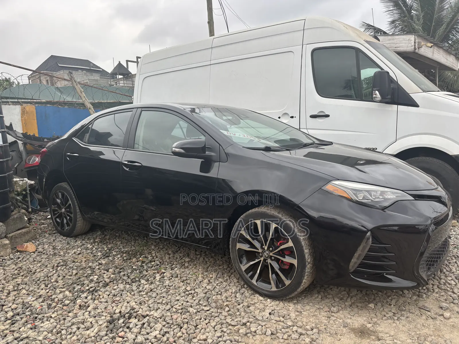 Toyota Corolla SE (1.8L 4cyl 2A) 2018 White