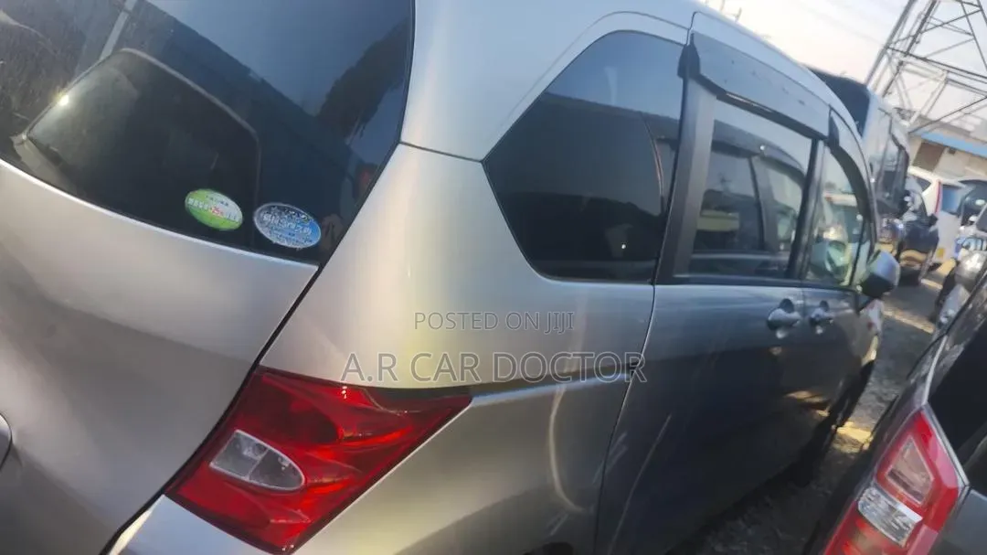Honda Freed 2013 Silver