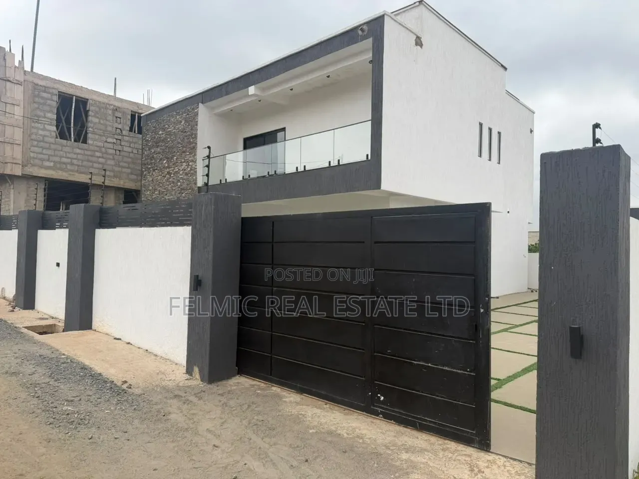 4bdrm Duplex in Felmic Real Estate, Accra Metropolitan for sale