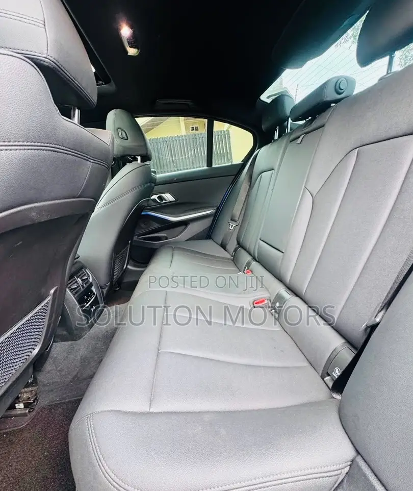 BMW 330i 2021 Blue