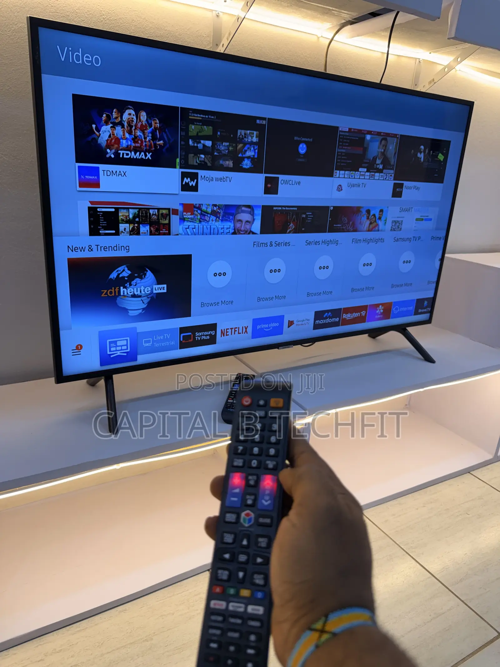 49inches Samsung Uhd HDR Smart TV