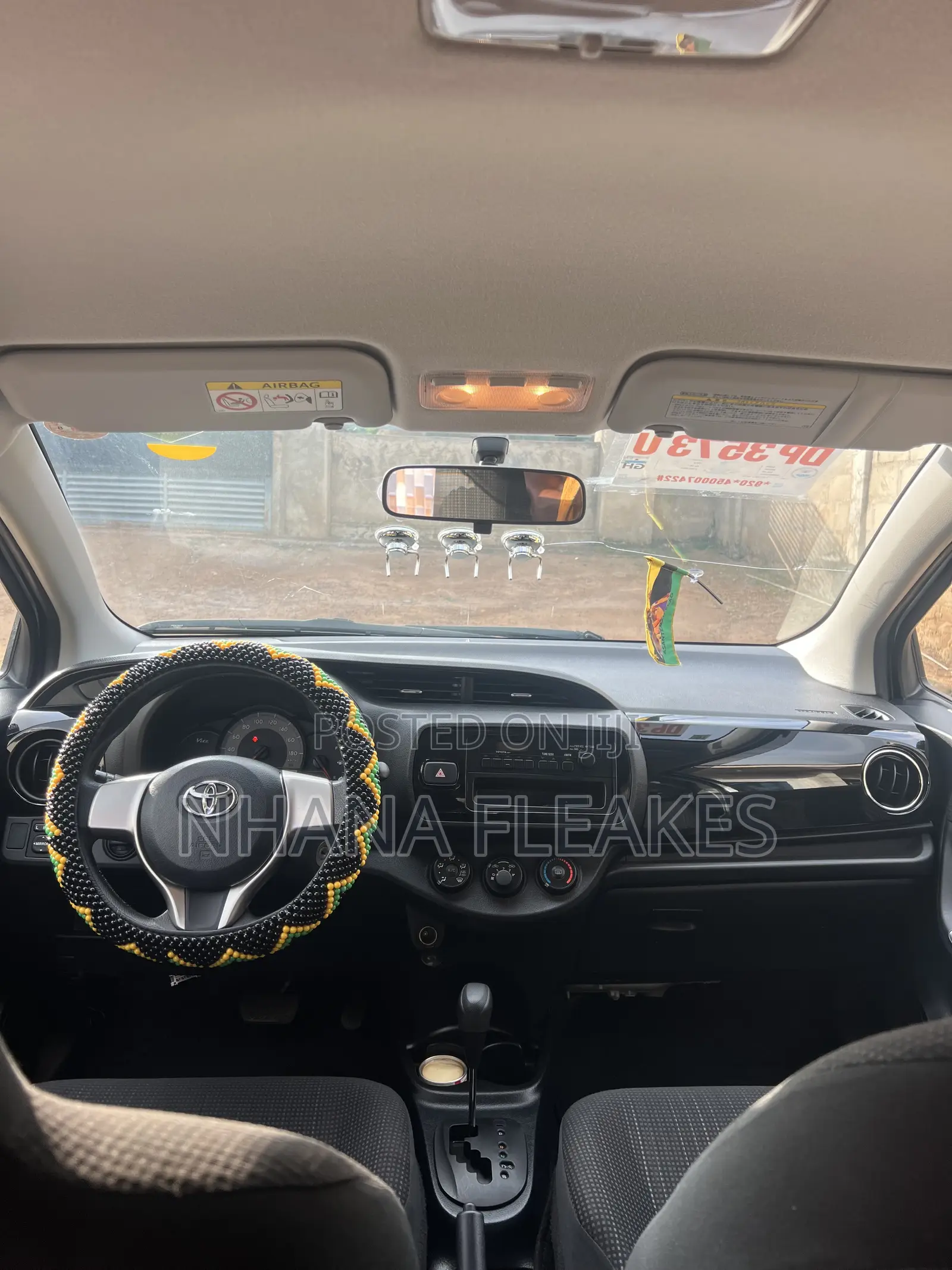 Toyota Vitz 1.0 FWD 5dr 2015 Silver