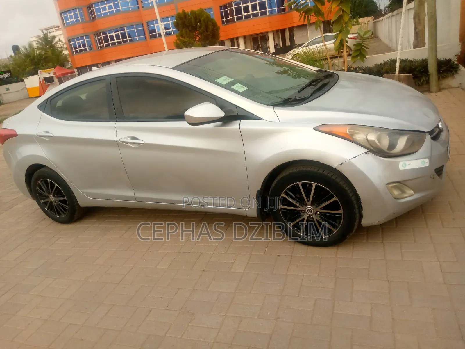 Hyundai Elantra Limited 4dr Sedan (1.8L 4cyl 6A) 2014 Silver