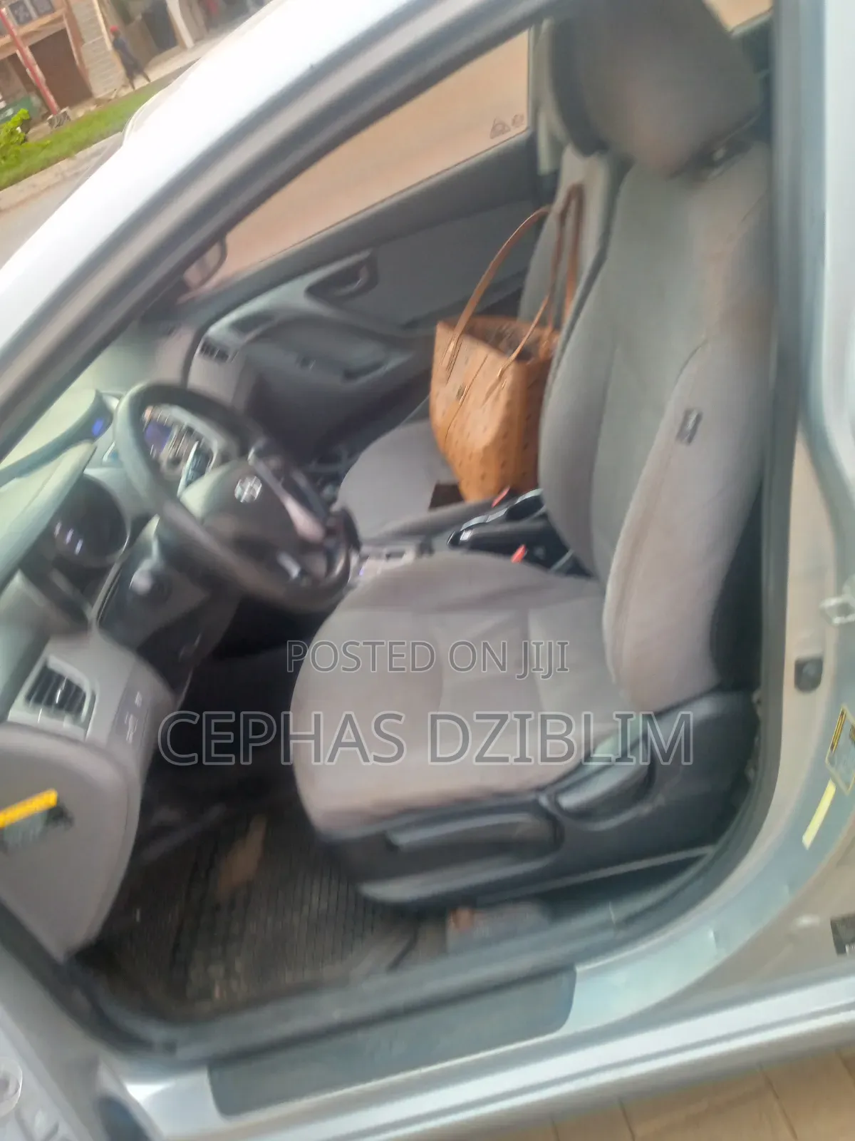 Hyundai Elantra Limited 4dr Sedan (1.8L 4cyl 6A) 2014 Silver