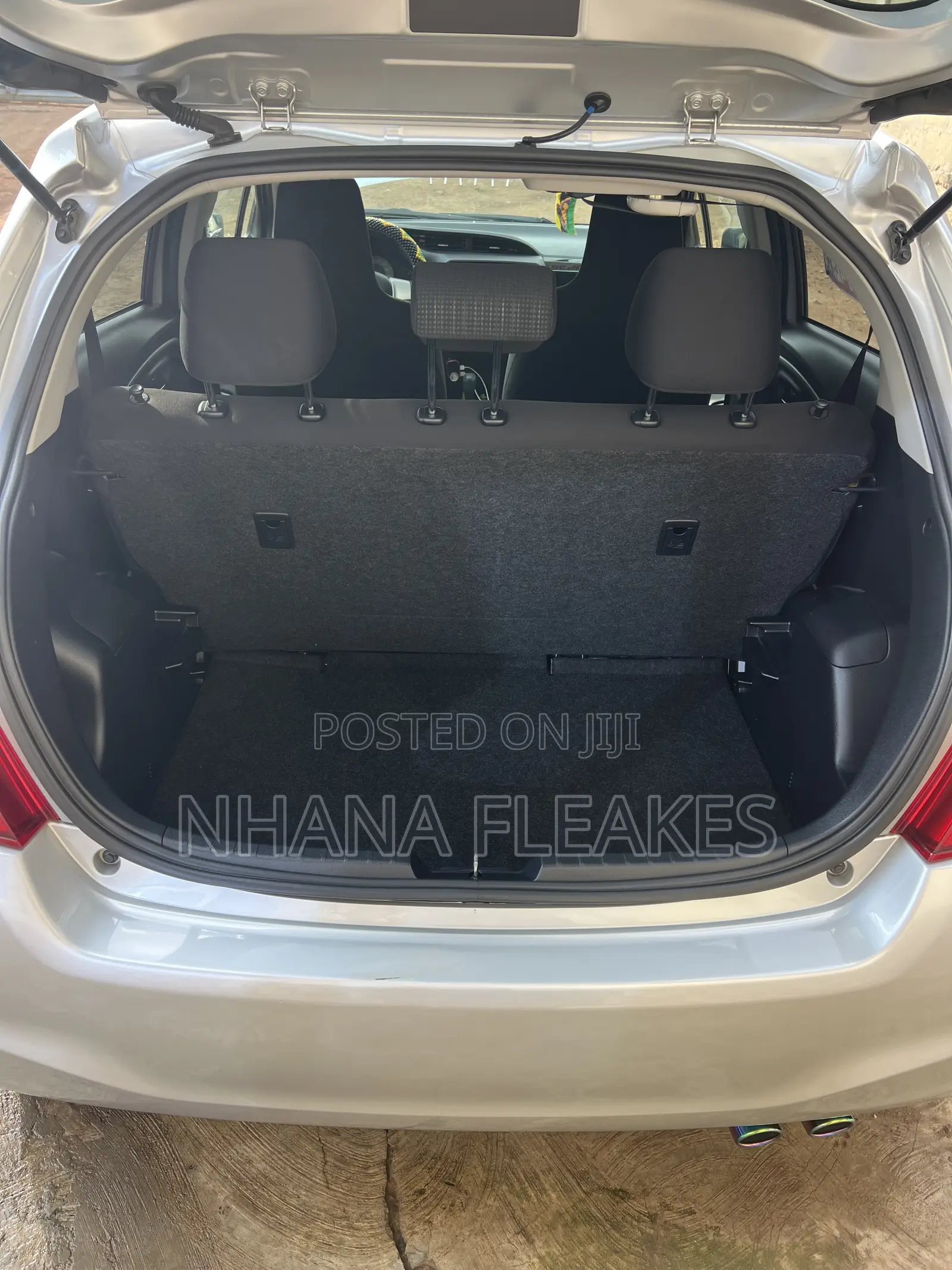 Toyota Vitz 1.0 FWD 5dr 2015 Silver