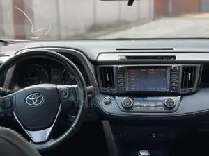 Toyota RAV4 2018 White