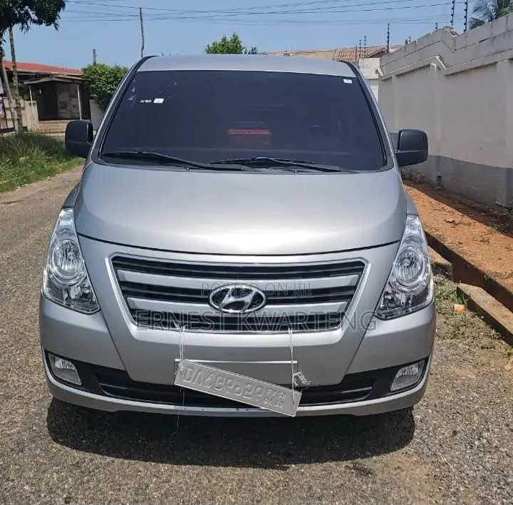 Hyundai Starex 2018 Grey