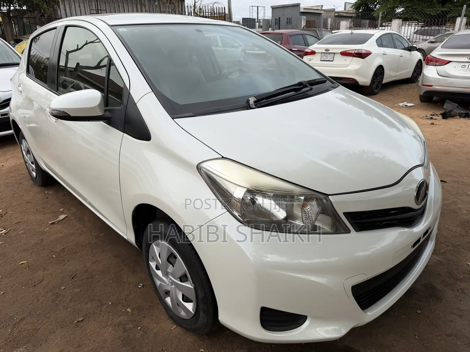 Toyota Vitz 1.3 AWD 5dr 2012 Pearl