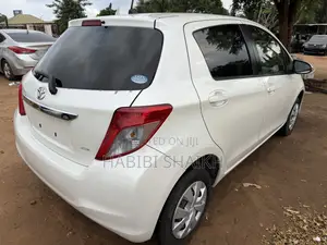 Toyota Vitz 1.3 AWD 5dr 2012 Pearl