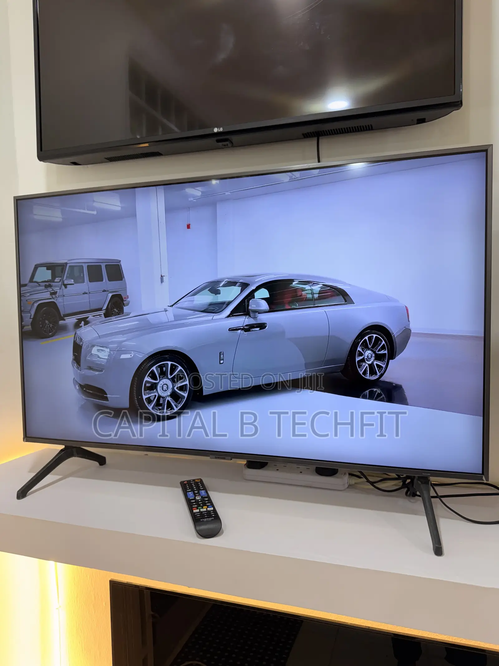 43inches Samsung Uhd HDR Smart TV