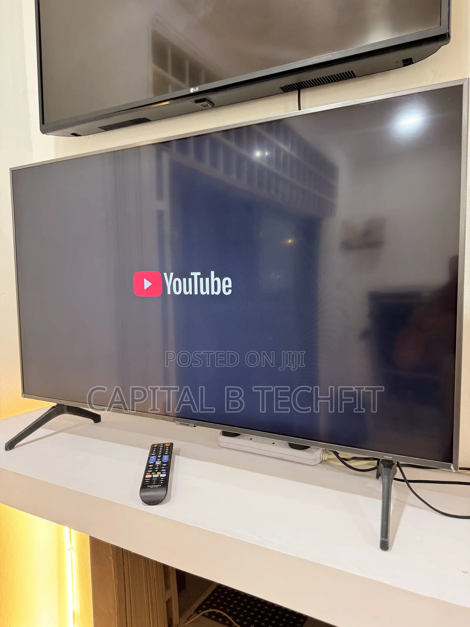 43inches Samsung Uhd HDR Smart TV