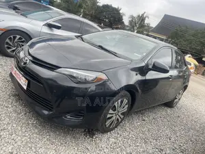 Toyota Corolla LE (1.8L 4cyl 2A) 2018 Black