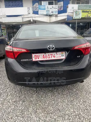 Toyota Corolla LE (1.8L 4cyl 2A) 2018 Black