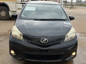 Toyota Vitz 1.3 FWD 5dr 2013 Black