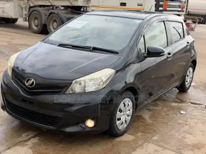 Toyota Vitz 1.3 FWD 5dr 2013 Black