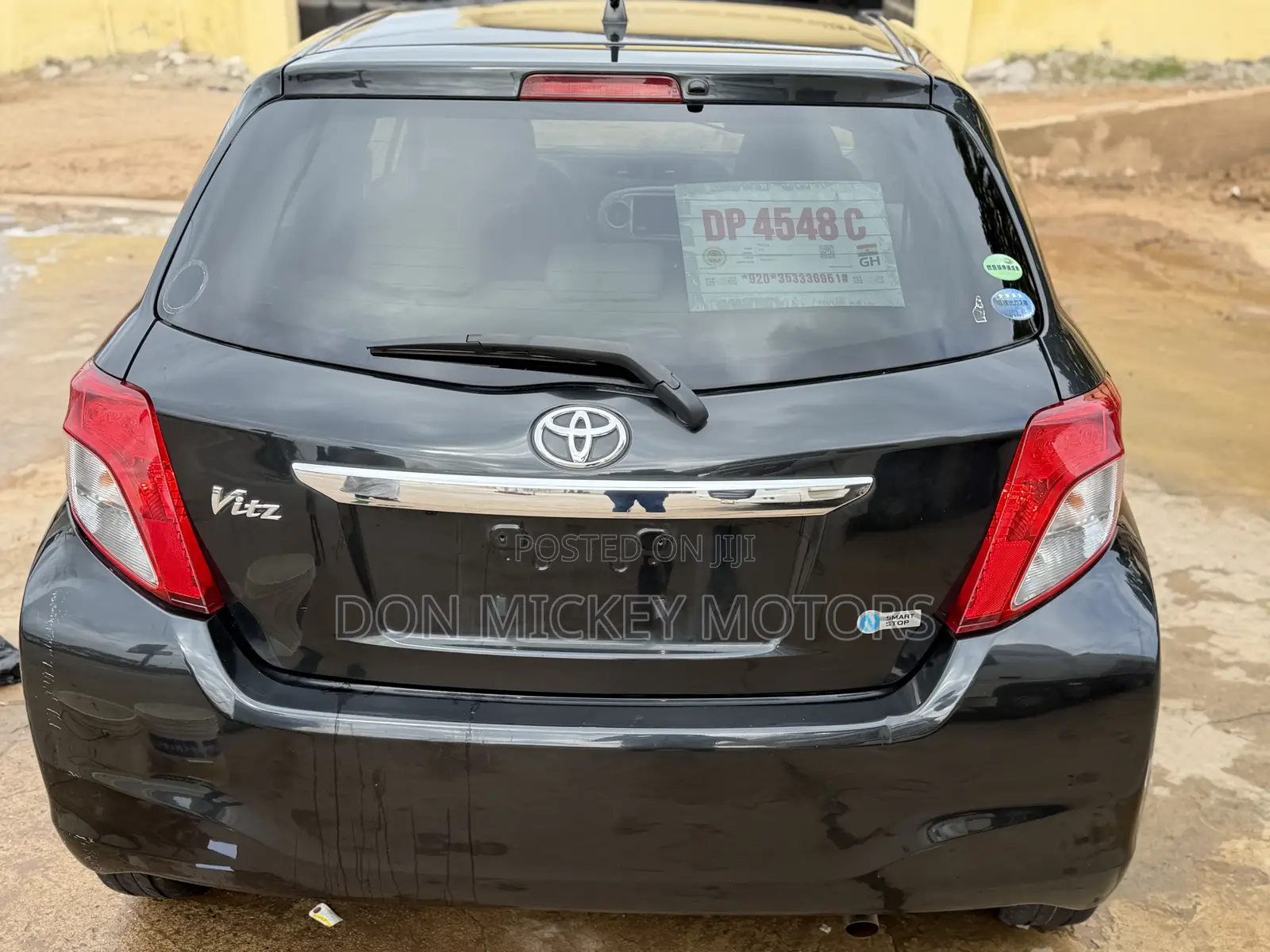 Toyota Vitz 1.3 FWD 5dr 2013 Black