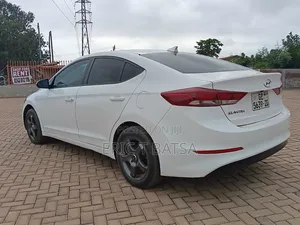Hyundai Elantra Value Edition Sedan FWD (2.0L 4cyl 6A) 2017 White