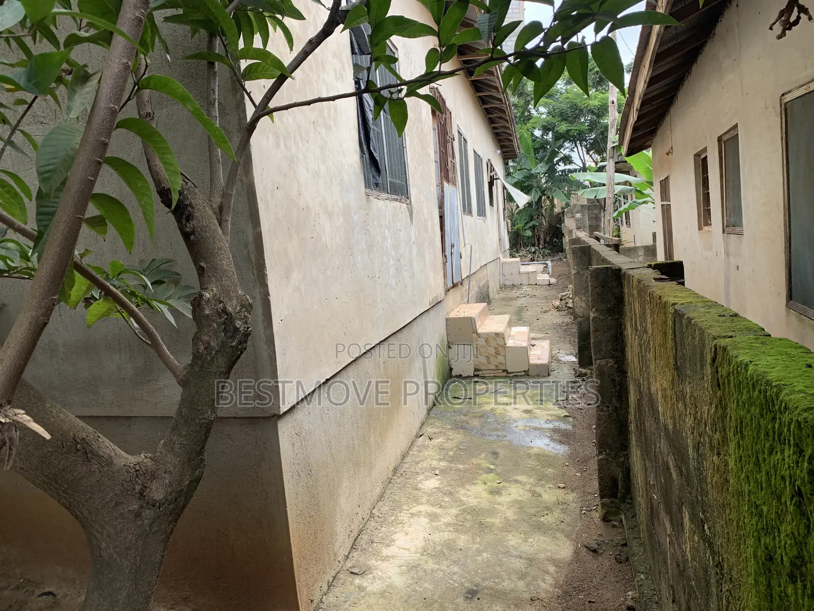 6bdrm House in Kumasi Metropolitan for sale