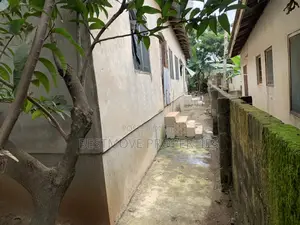 6bdrm House in Kumasi Metropolitan for sale