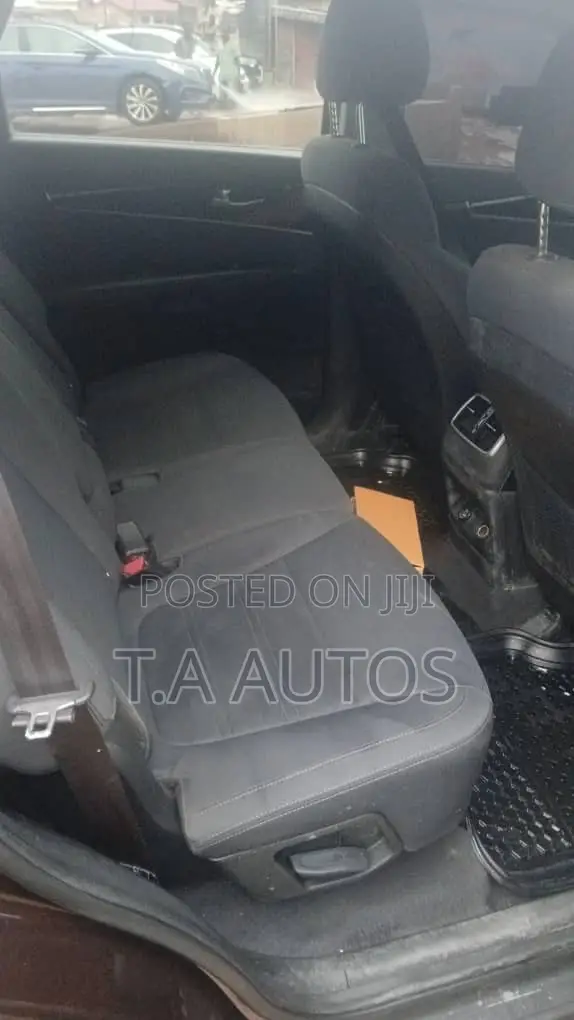 Kia Sorento 4dr SUV 2016 Brown