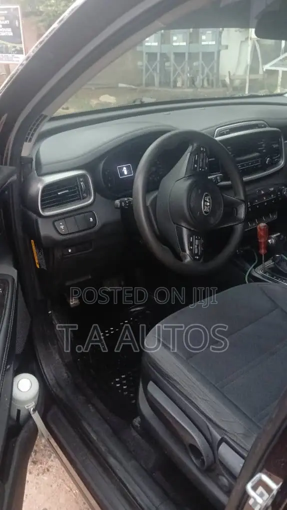 Kia Sorento 4dr SUV 2016 Brown