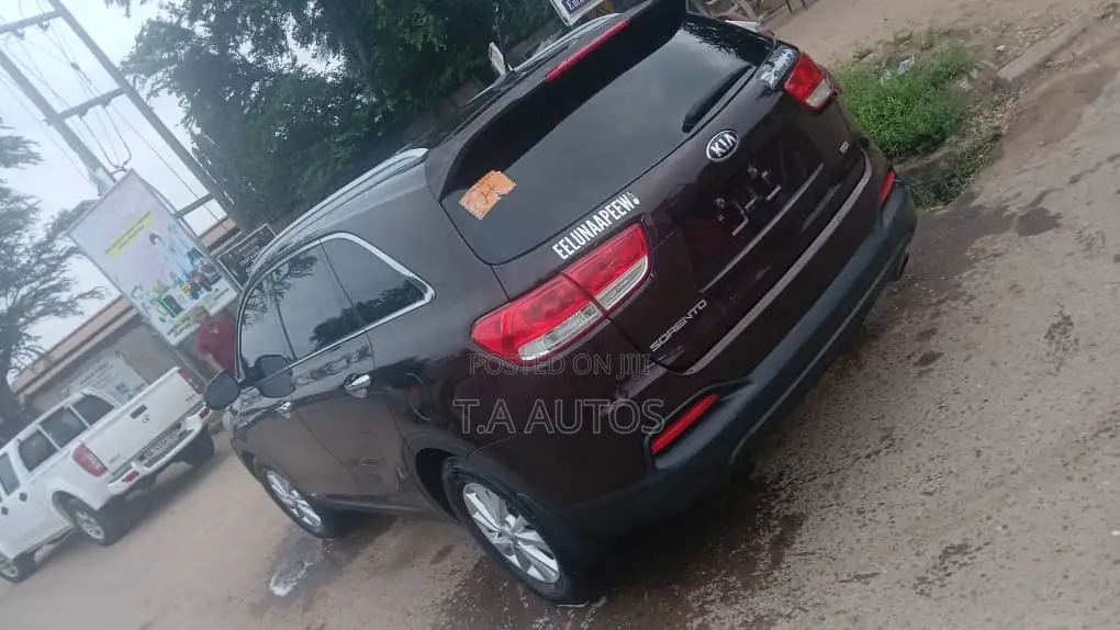 Kia Sorento 4dr SUV 2016 Brown