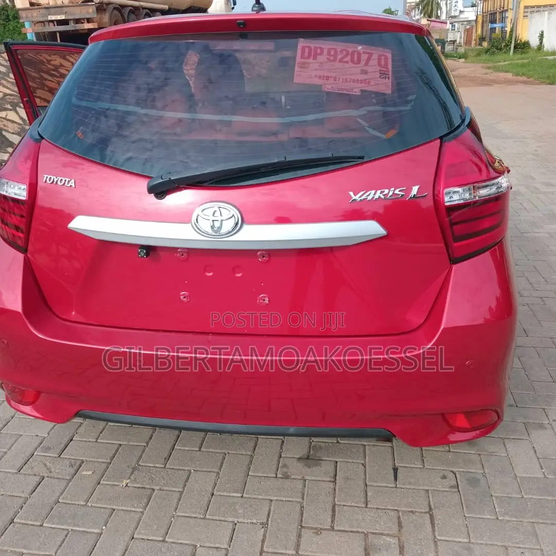Toyota Yaris 2017 Red