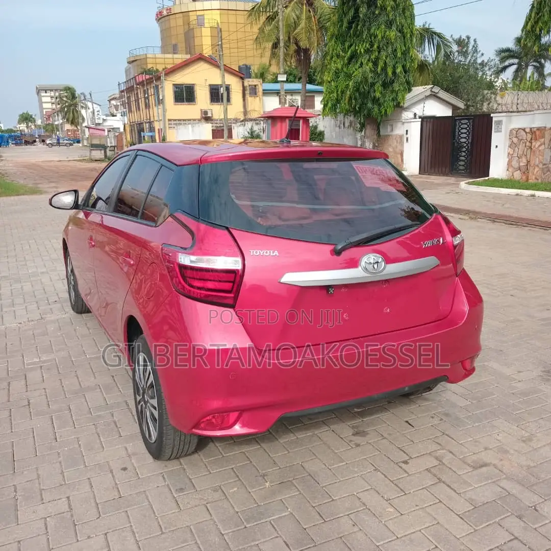 Toyota Yaris 2017 Red