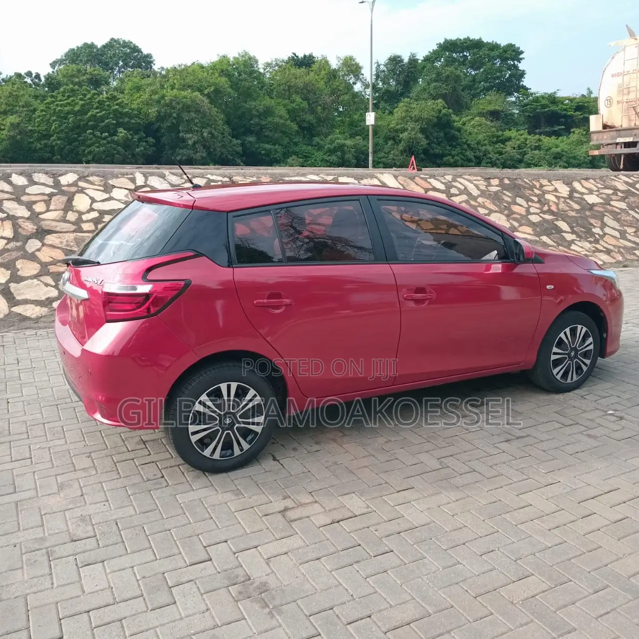 Toyota Yaris 2017 Red