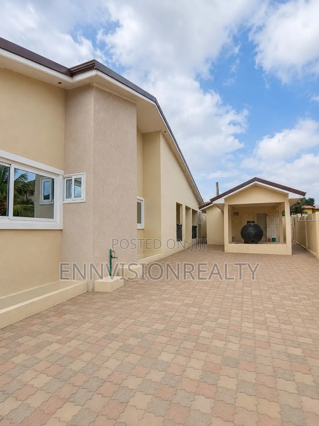 4bdrm House in Kwabenya for sale