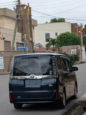 Toyota Voxy 2015 Black