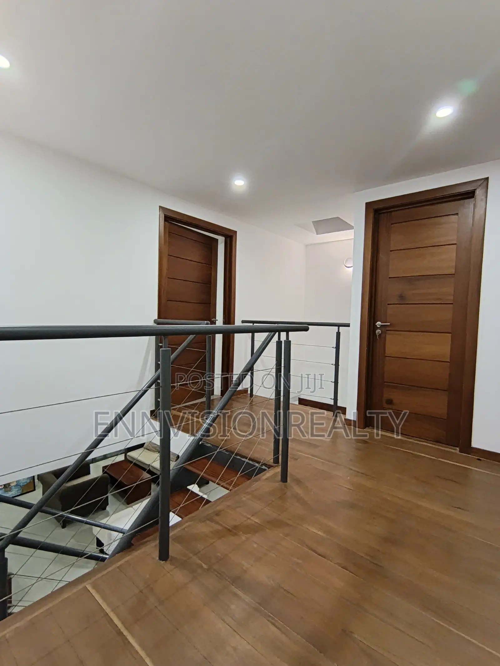 3bdrm House in Estates for sale