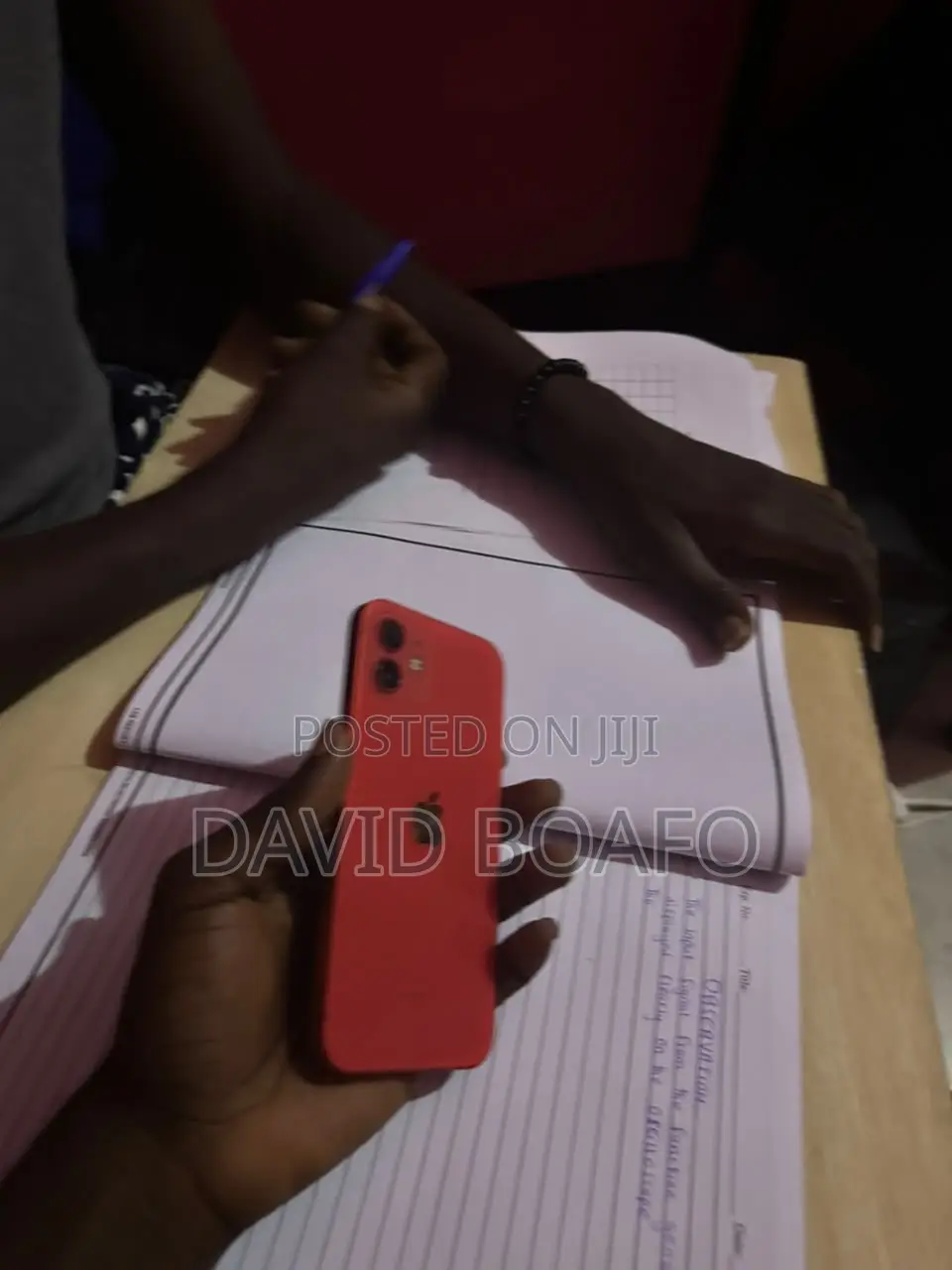 Apple iPhone 12 64 GB Red