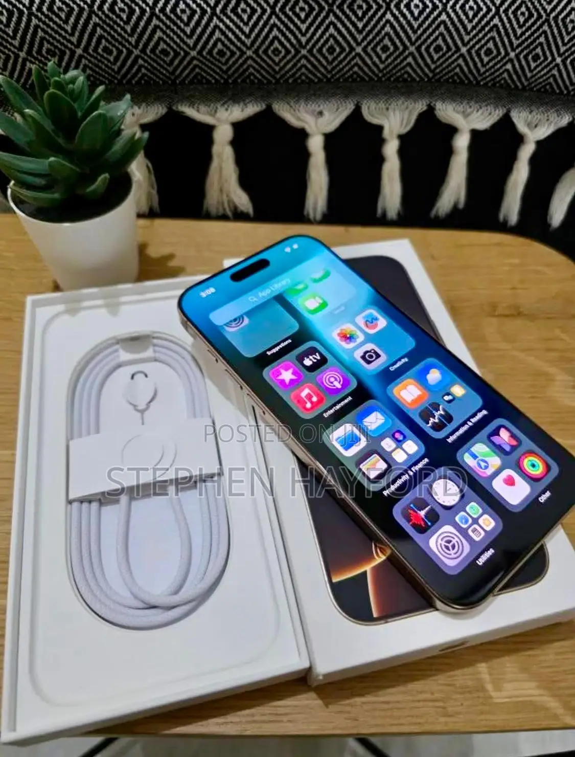 Apple iPhone 16 Pro Max 256 GB Gold
