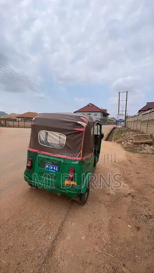 Bajaj RE 2024 Green