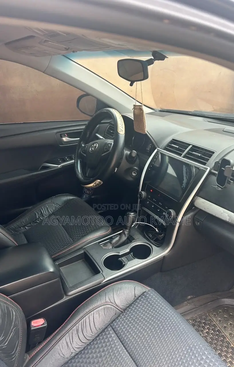 Toyota Camry SE 4dr Sedan (2.5L 4cyl 6A) 2015 Black