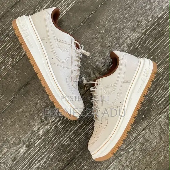 Premium Nike Sneakers – Trendy, Durable Comfortable