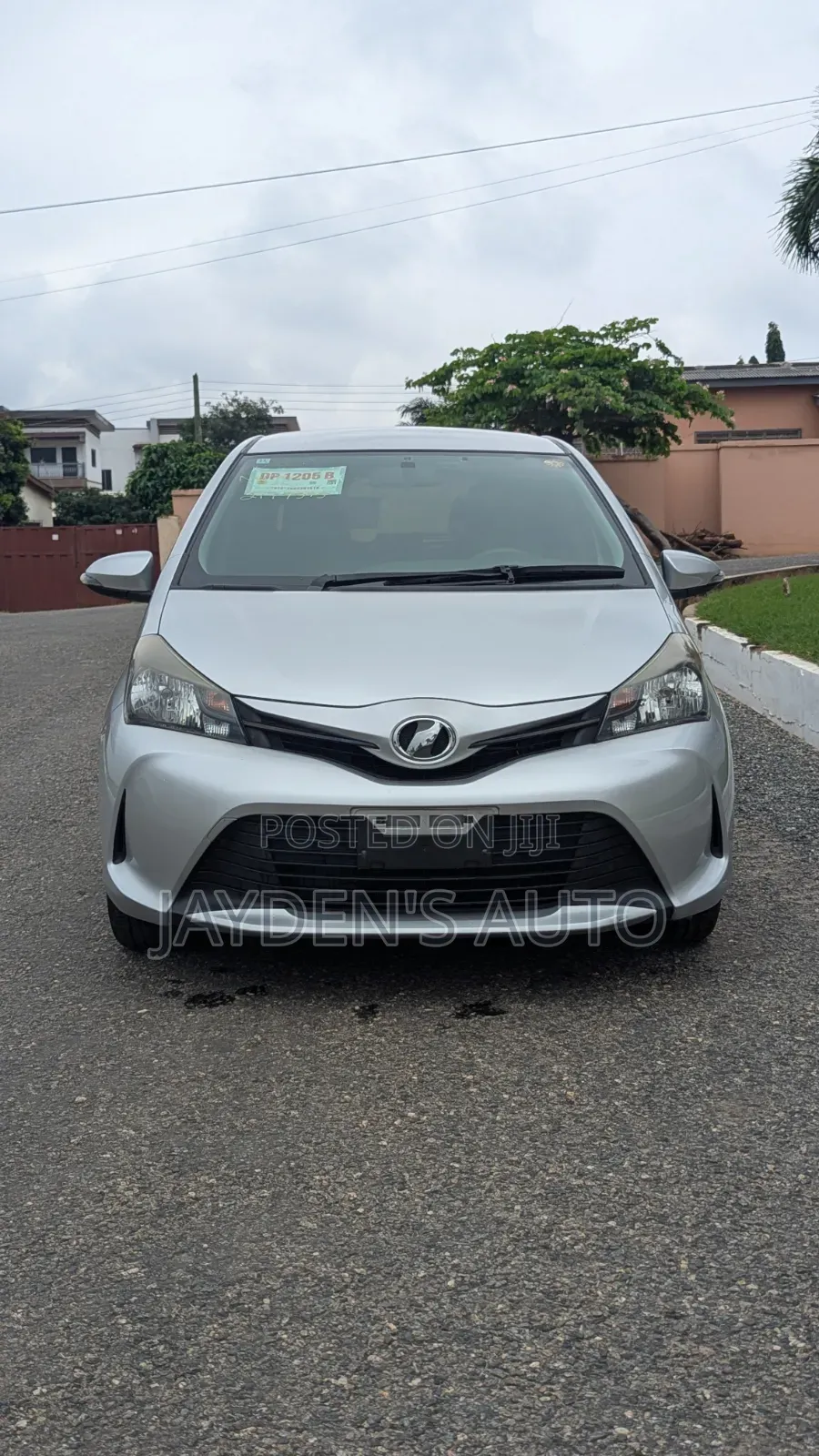 Toyota Vitz 2014 Silver