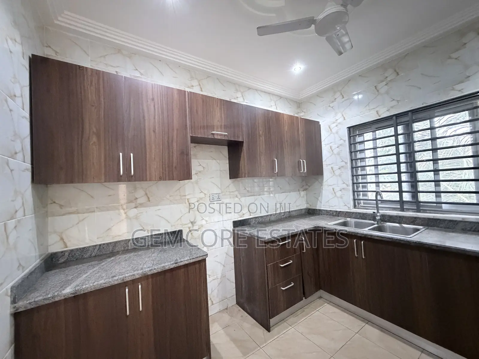 2bdrm Apartment in West Trasacco, Ashaley Botwe for rent