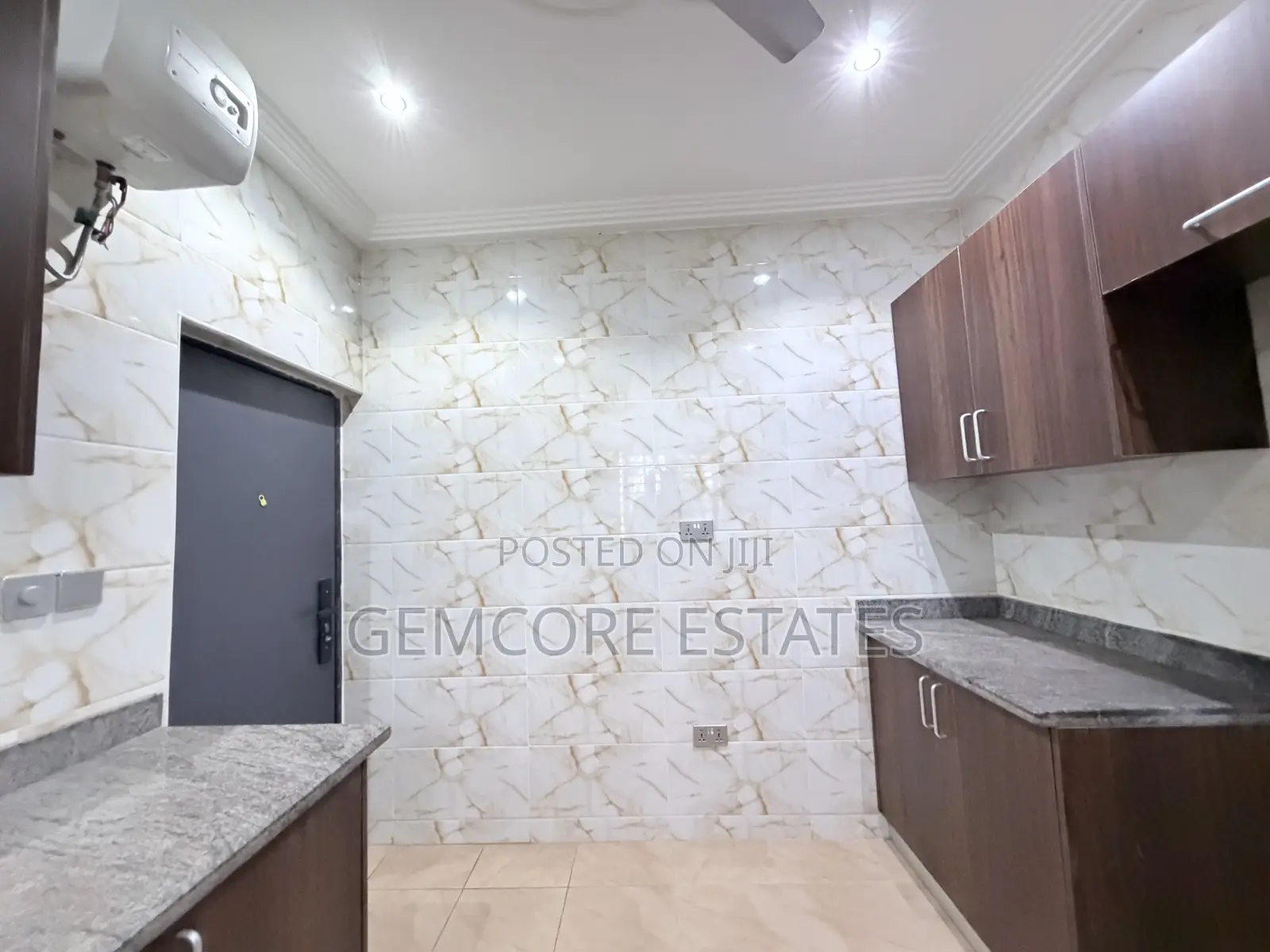 2bdrm Apartment in West Trasacco, Ashaley Botwe for rent