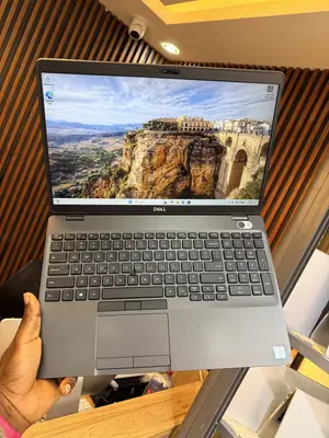 Laptop Dell Latitude 5500 8GB Intel Core i5 SSD 256GB