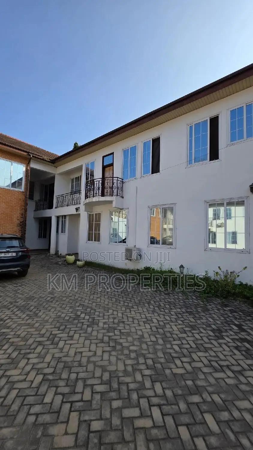 Furnished 2bdrm Townhouse / Terrace in Boundary Road Area for rent