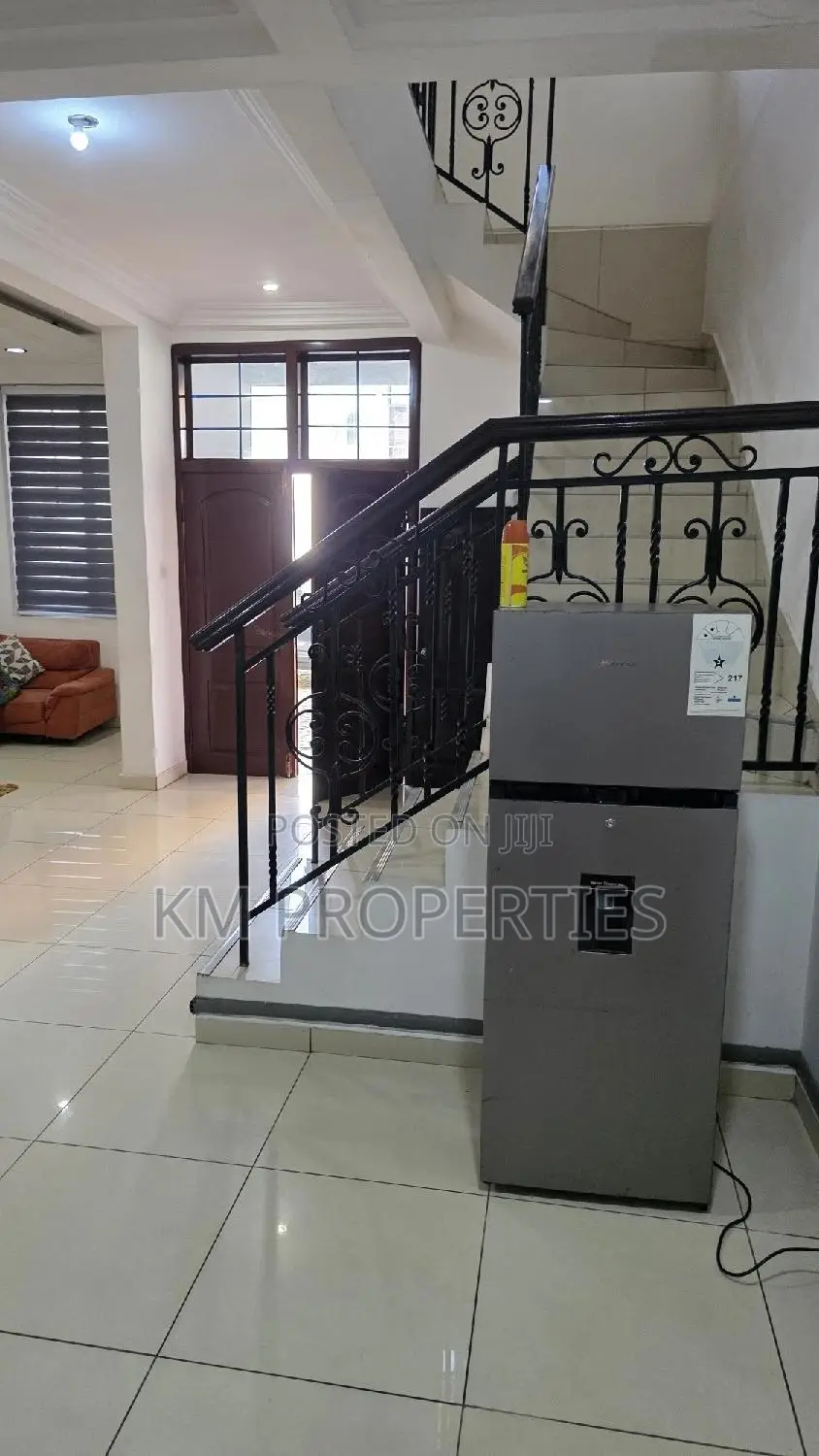 Furnished 2bdrm Townhouse / Terrace in Boundary Road Area for rent