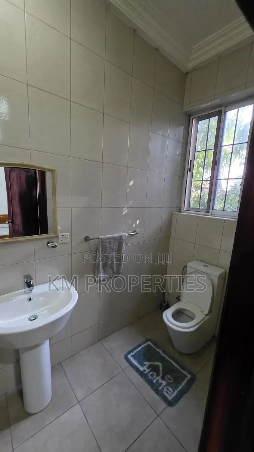 Furnished 2bdrm Townhouse / Terrace in Boundary Road Area for rent