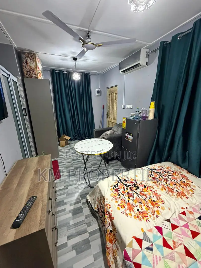 Furnished Studio Airbnb Near Achimota Golf-Hills