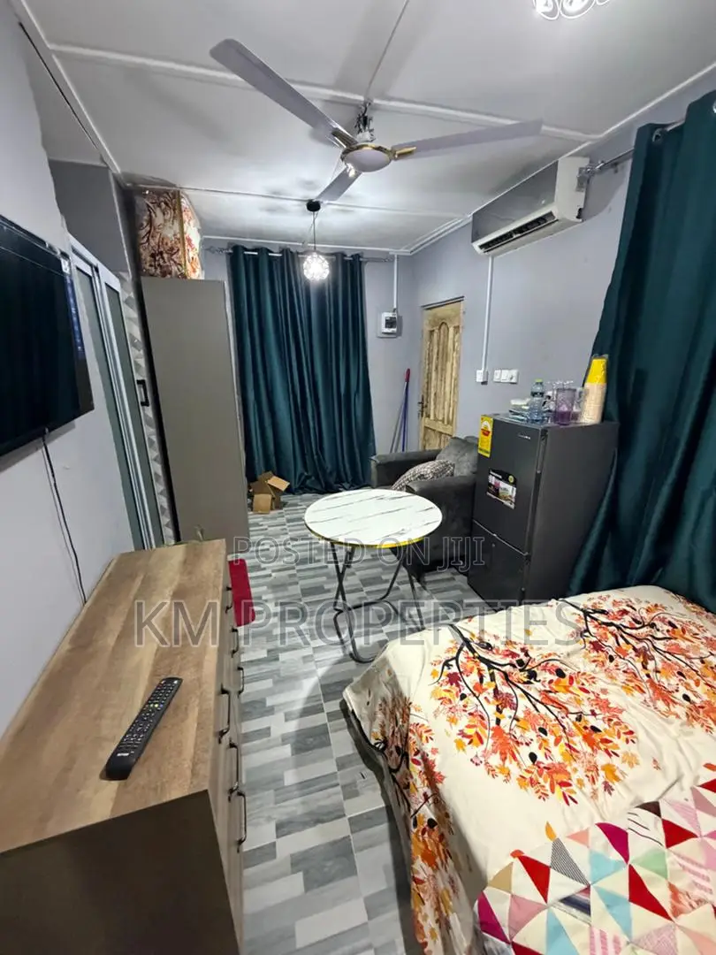 Furnished Studio Airbnb Near Achimota Golf-Hills