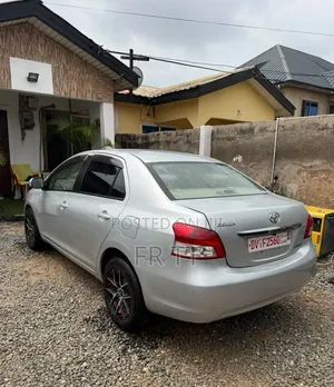 Toyota Belta 2013 Silver