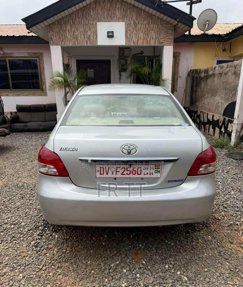 Toyota Belta 2013 Silver